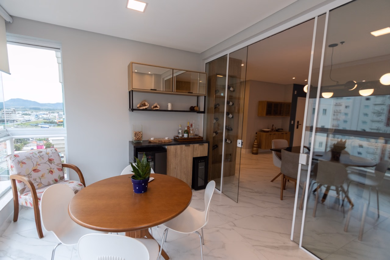Apartamento 3 suítes em Meia Praia — Meia Praia, Itapema