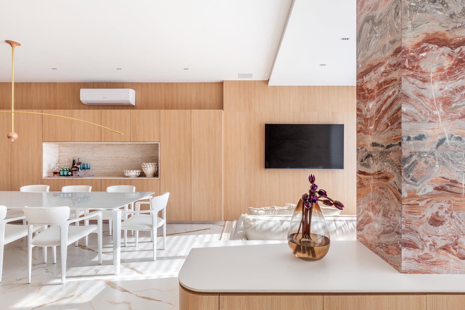 Apartamento 4 suítes em Meia Praia — Meia Praia, Itapema