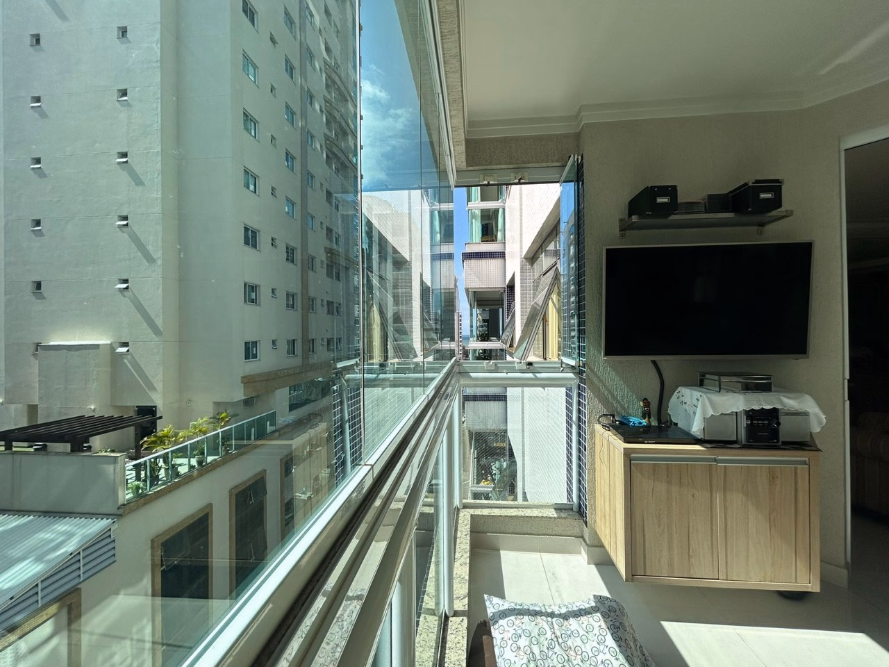 Apartamento 3 suítes em Meia Praia — Meia Praia, Itapema