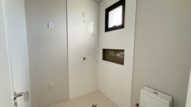 Apartamento 4 suítes em Meia Praia — Meia Praia, Itapema