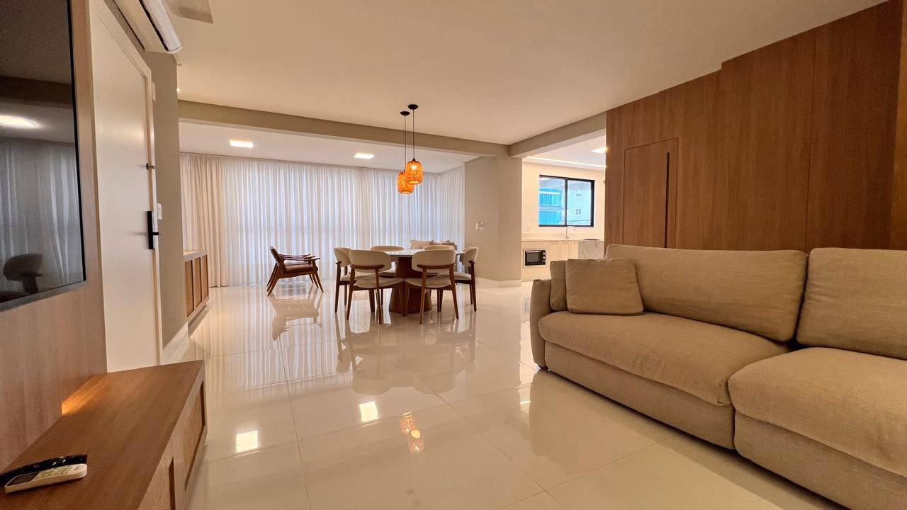 Apartamento 4 suítes em Meia Praia — Meia Praia, Itapema