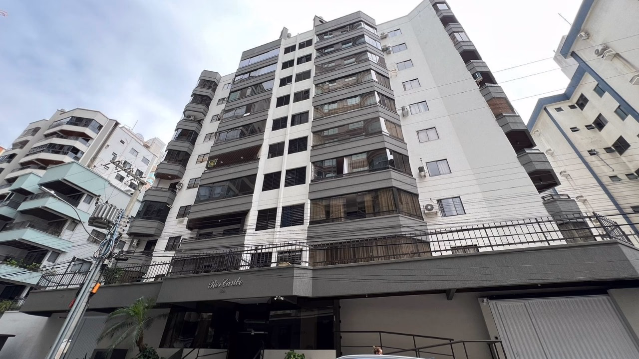 Edifício Caribe — Meia Praia