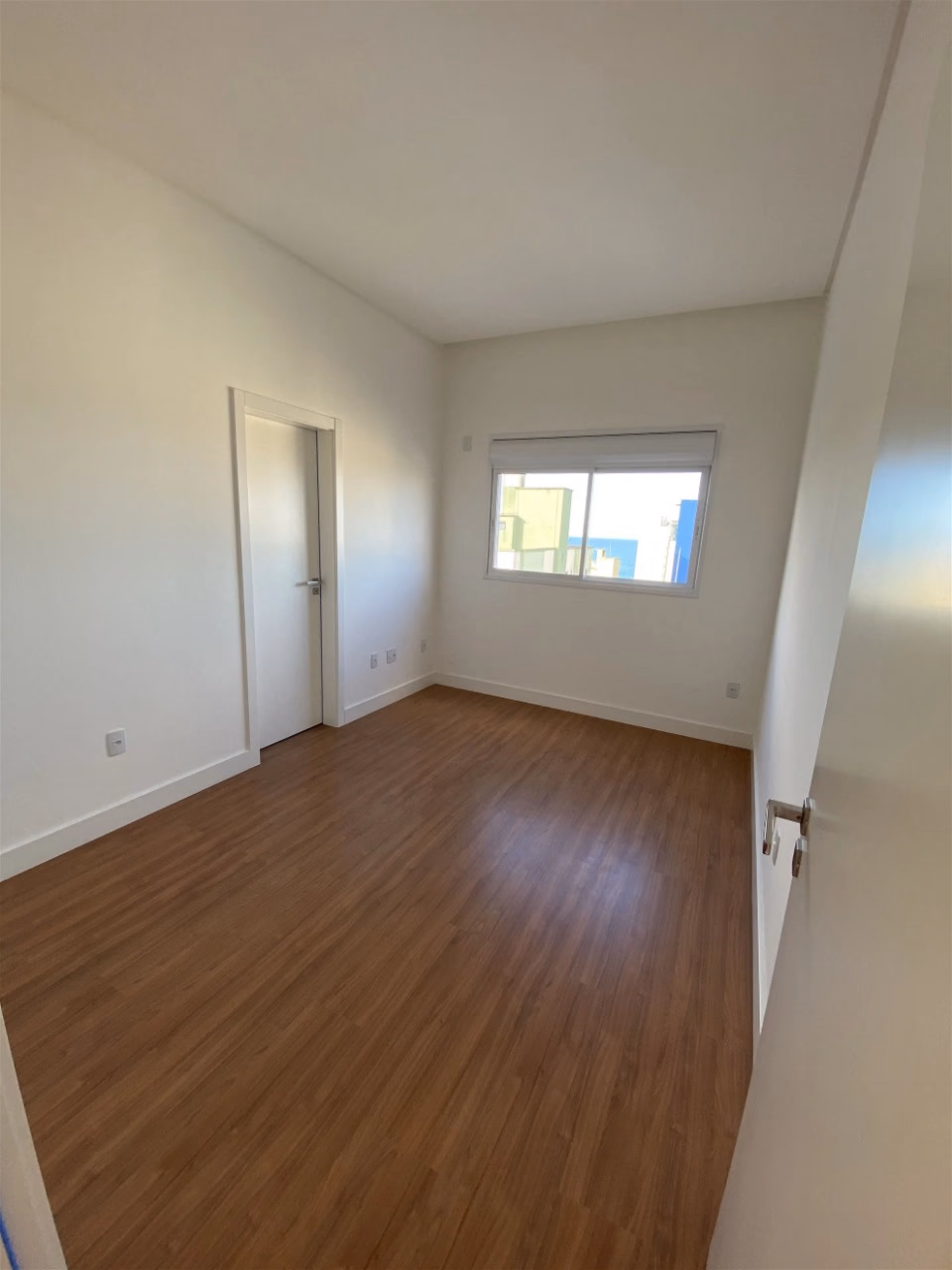 Apartamento 4 suítes em Meia Praia — Meia Praia, Itapema