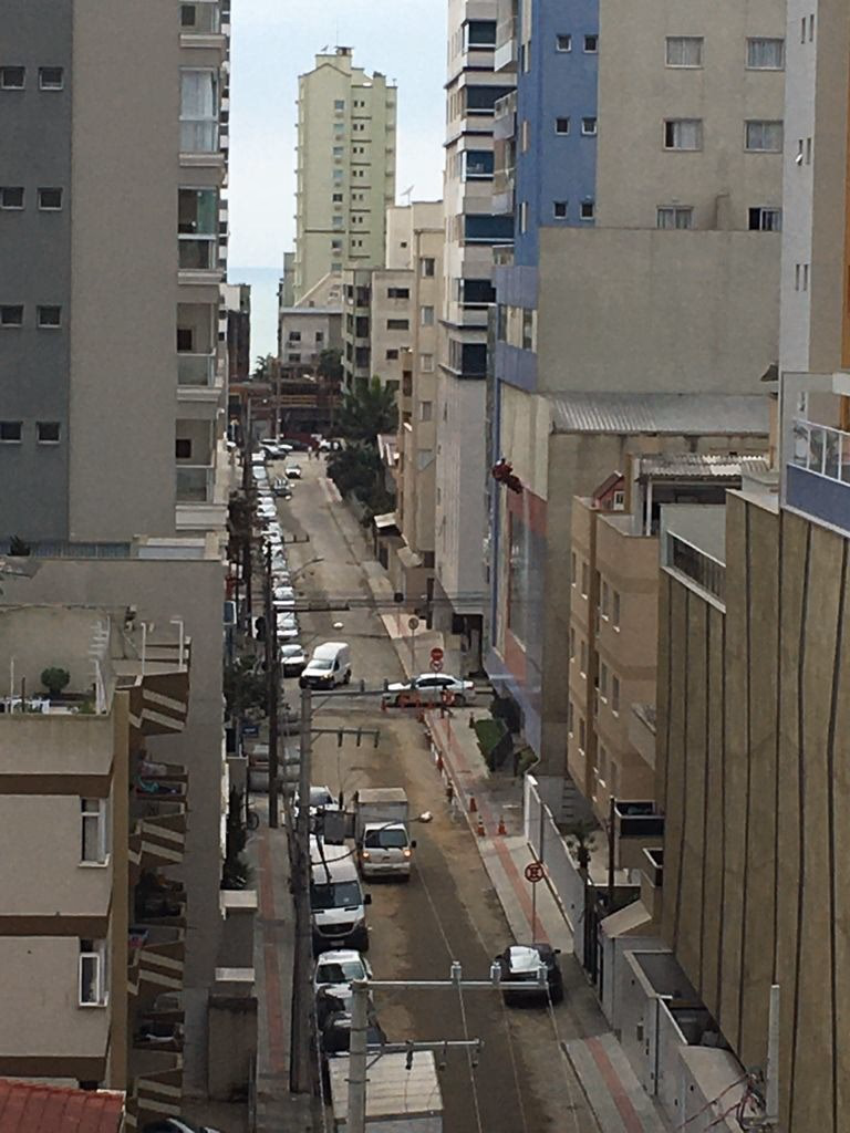 Apartamento a venda em Meia Praia (2)