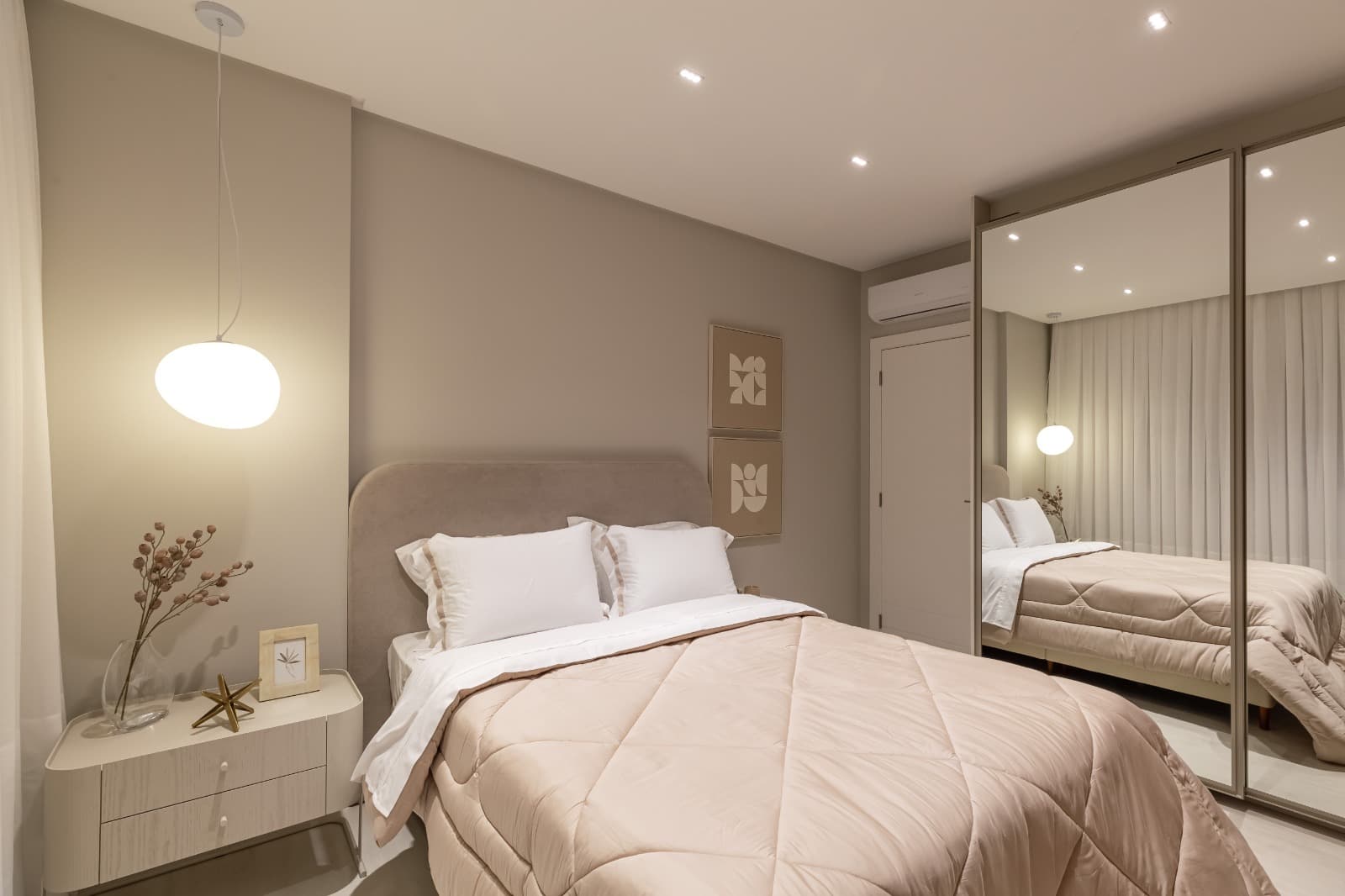 Apartamento 4 suítes em Meia Praia — Meia Praia, Itapema