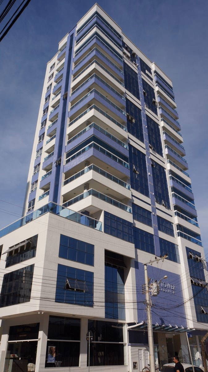 Sky Tower Residence — Meia Praia