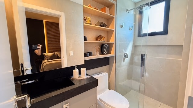 Apartamento 4 suítes em Meia Praia — Meia Praia, Itapema
