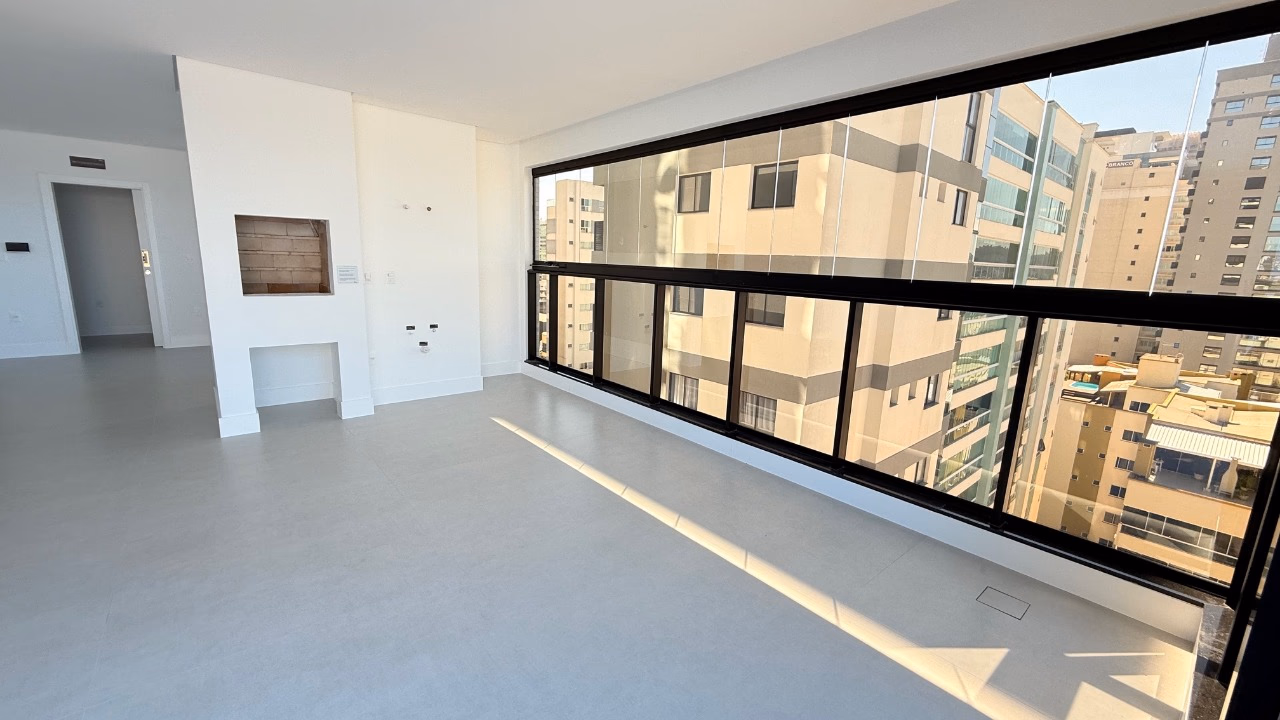 Apartamento 4 suítes em Meia Praia — Meia Praia, Itapema