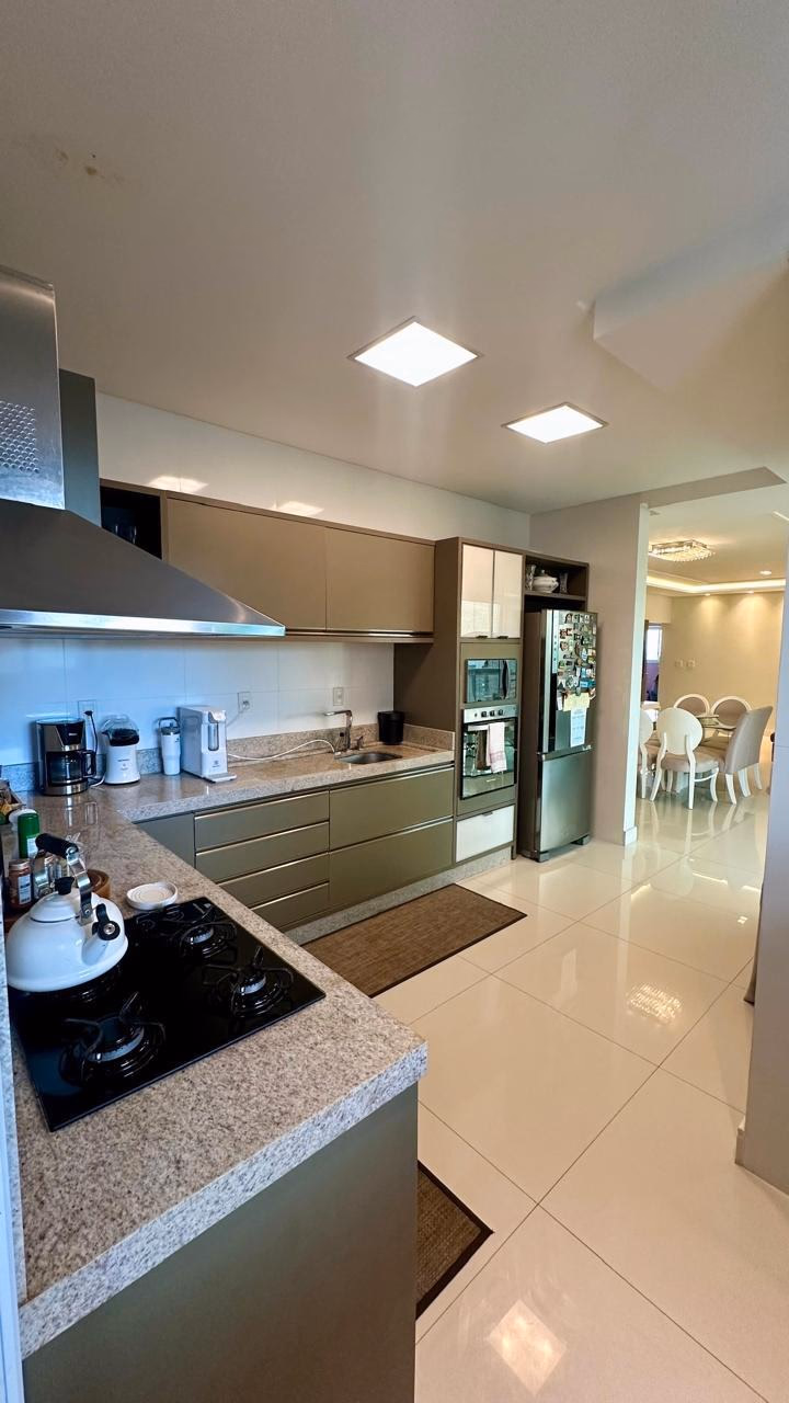 Apartamento 4 suítes em Meia Praia — Meia Praia, Itapema