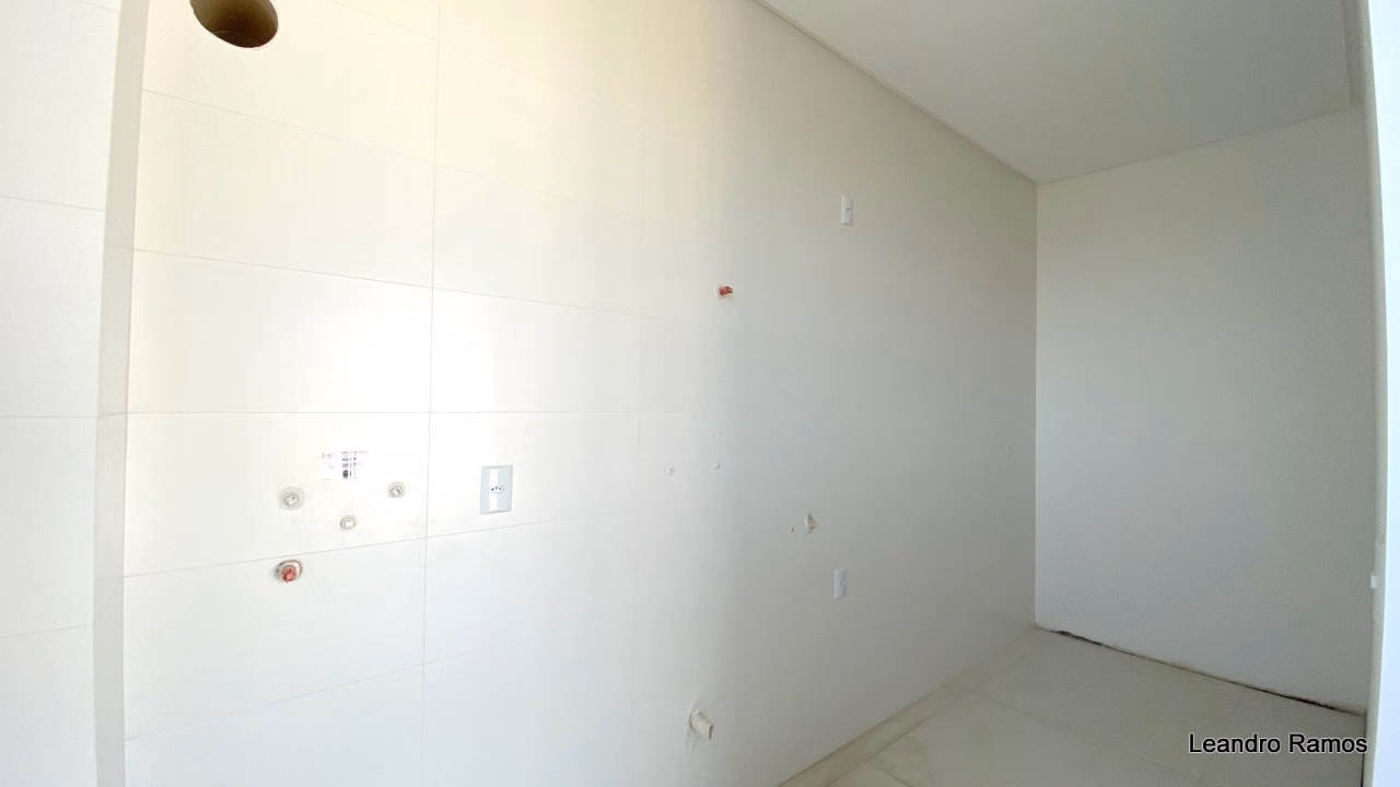 Apartamento 4 suítes em Meia Praia — Meia Praia, Itapema