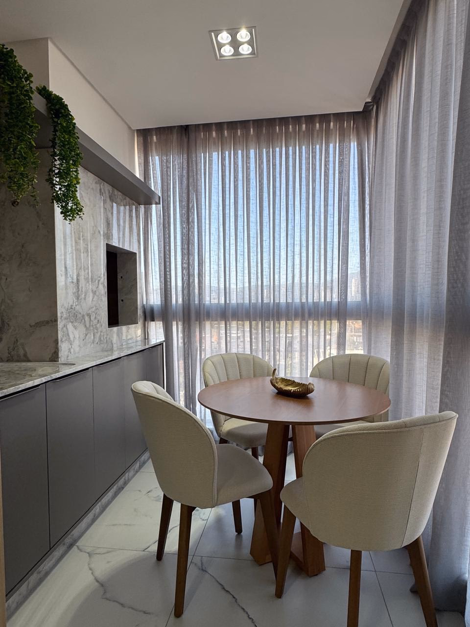 Apartamento 2 suítes em Meia Praia — Meia Praia, Itapema