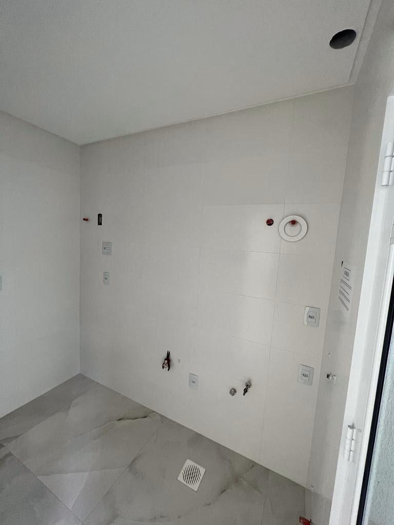 Apartamento 4 suítes em Meia Praia — Meia Praia, Itapema