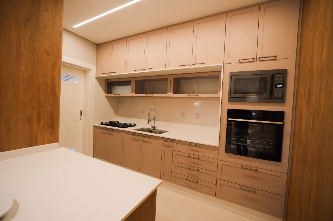 Apartamento 4 suítes em Meia Praia — Meia Praia, Itapema