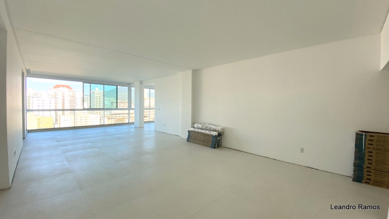 Apartamento 4 suítes em Meia Praia — Meia Praia, Itapema