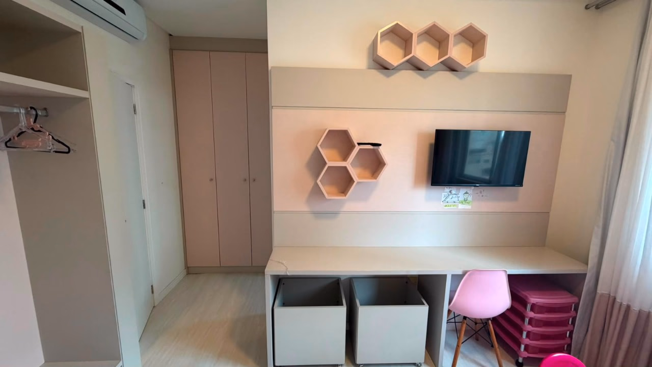 Apartamento 4 suítes em Meia Praia — Meia Praia, Itapema