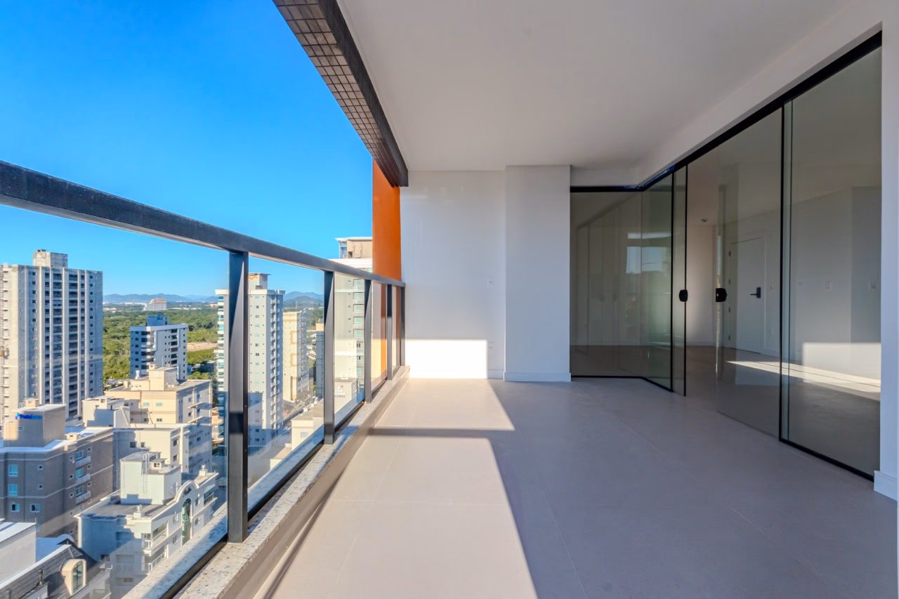 Apartamento 3 suítes em Meia Praia — Meia Praia, Itapema