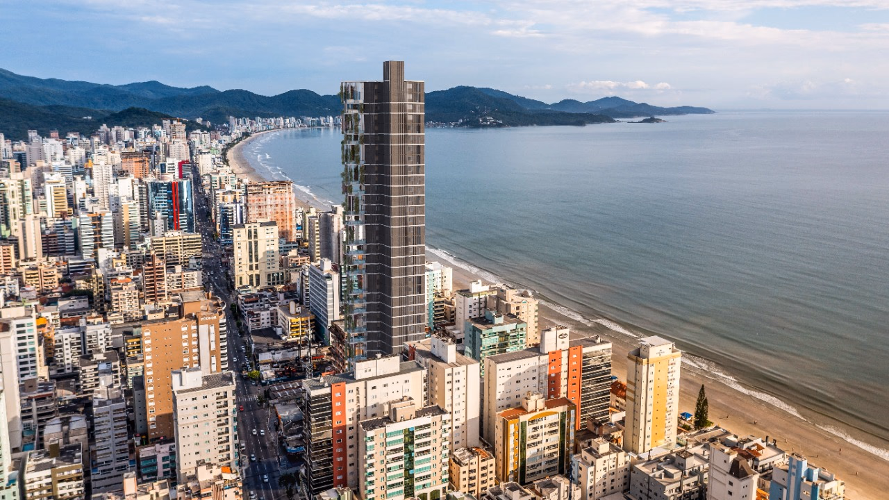 Apartamento quadra mar, a venda em Meia Praia-Itapema, Vitreo 271 (7)