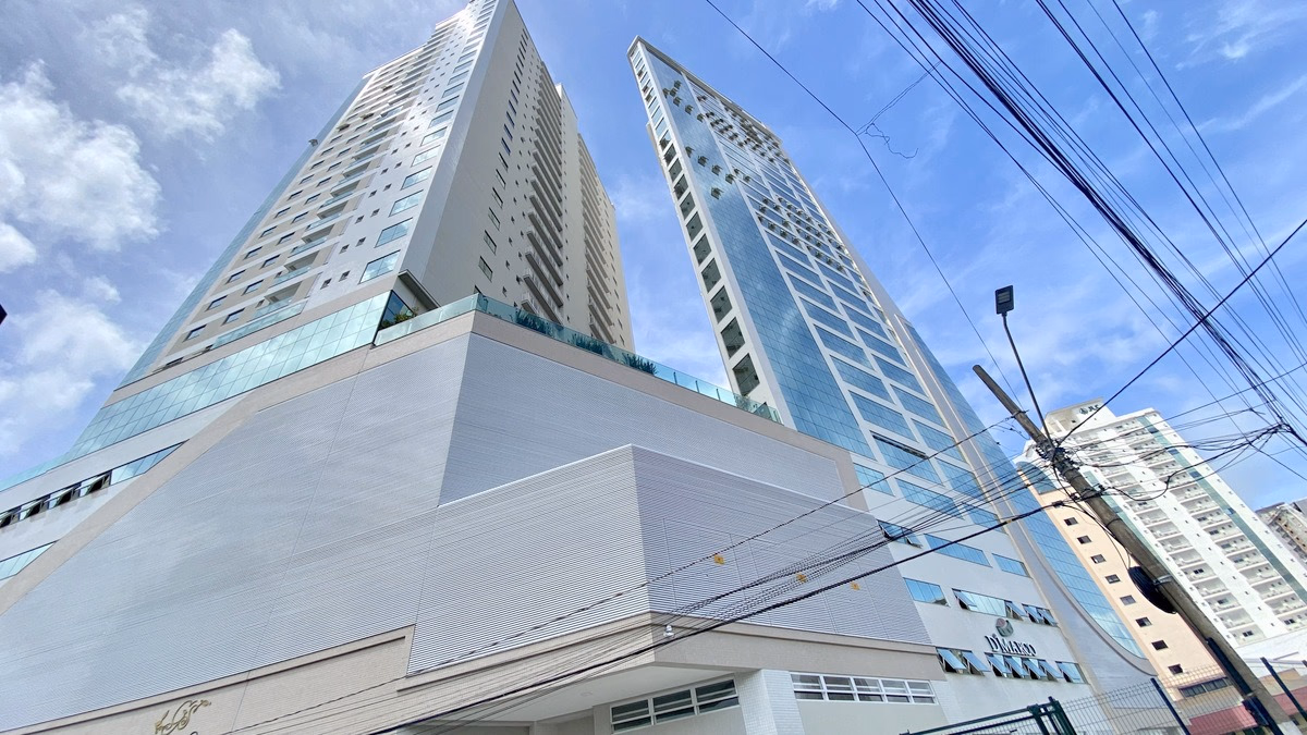 Garden Square Residence — Meia Praia