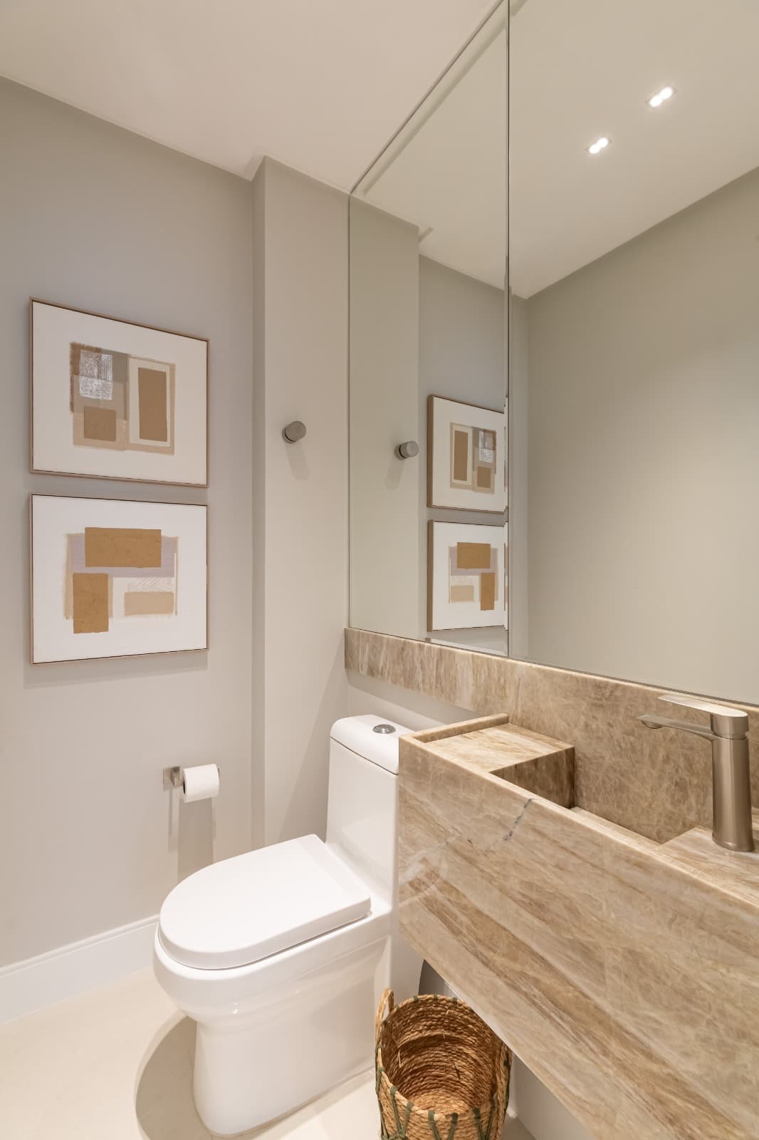 Apartamento 4 suítes em Meia Praia — Meia Praia, Itapema