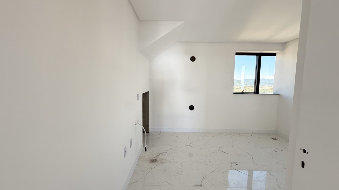 Cobertura 5 suítes em Meia Praia — Meia Praia, Itapema