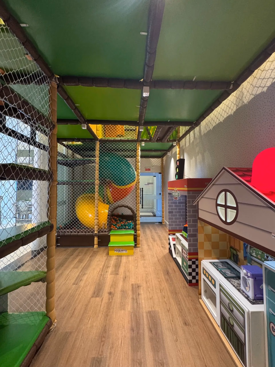 Belle Maison - Rua 406 B, Bairro Meia Praia, Itapema - SC (14)