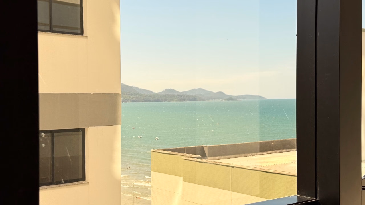 Apartamento 4 suítes em Meia Praia — Meia Praia, Itapema