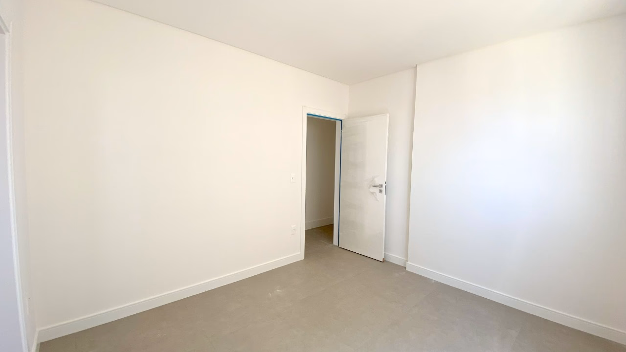 Apartamento 3 suítes em Meia Praia — Meia Praia, Itapema