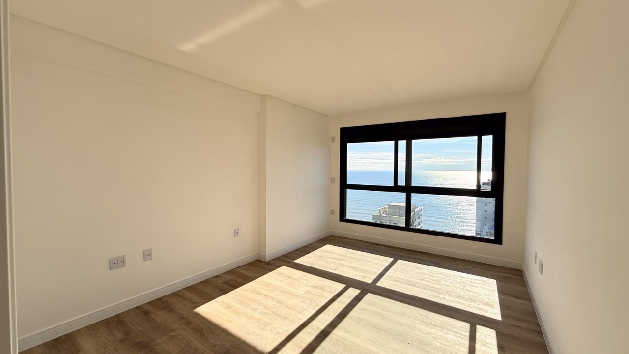 Cobertura 5 suítes em Meia Praia — Meia Praia, Itapema