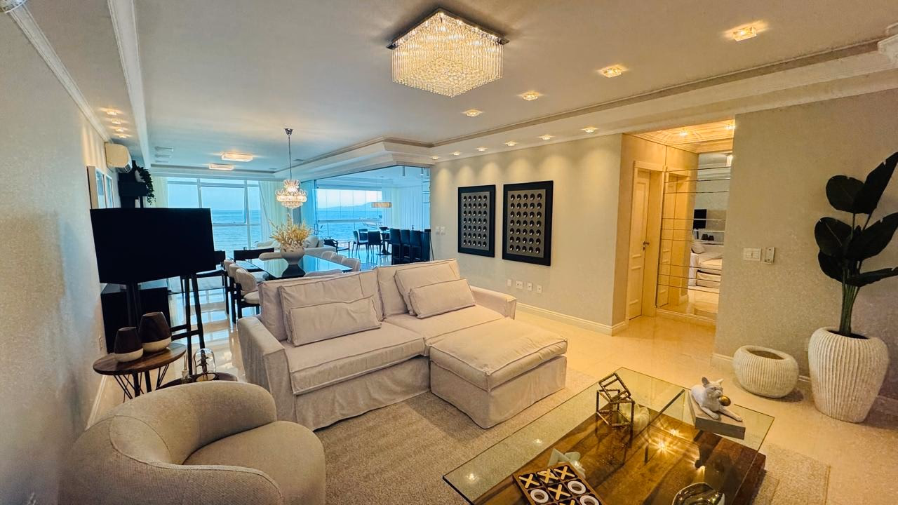 Apartamento 4 suítes em Meia Praia — Meia Praia, Itapema