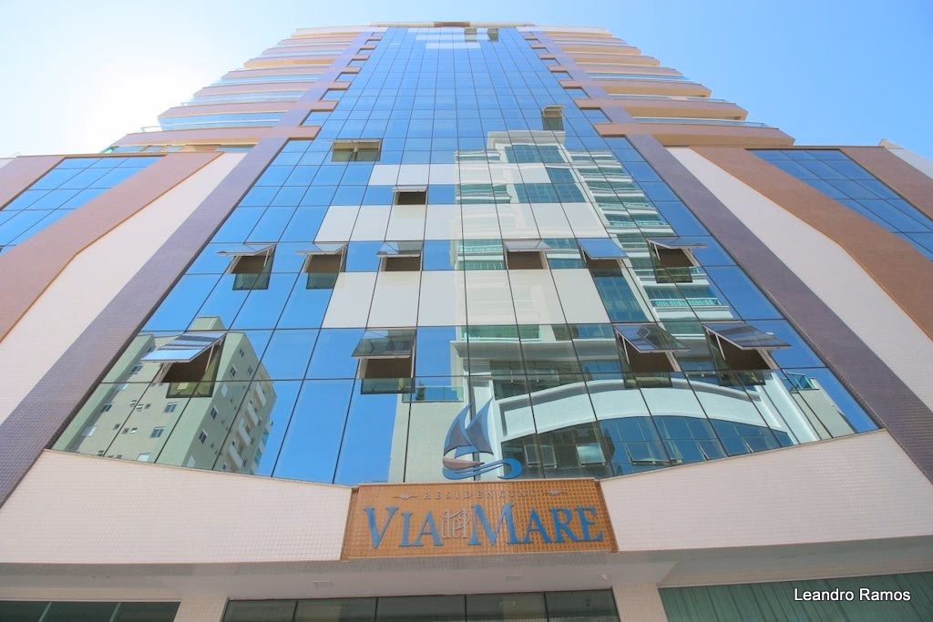 Via del Mare Residencial — Meia Praia
