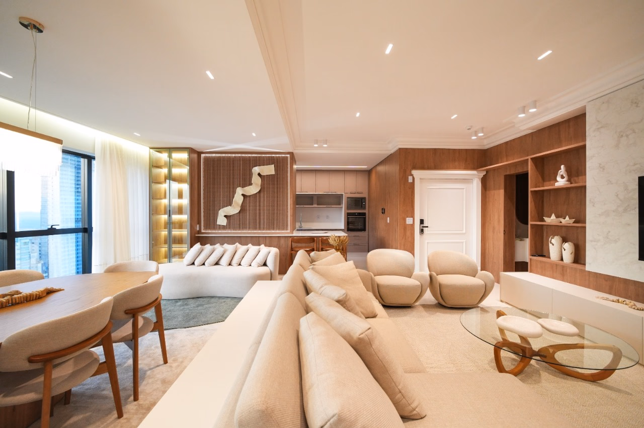 Apartamento 4 suítes em Meia Praia — Meia Praia, Itapema