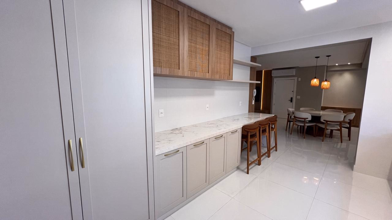 Apartamento 4 suítes em Meia Praia — Meia Praia, Itapema