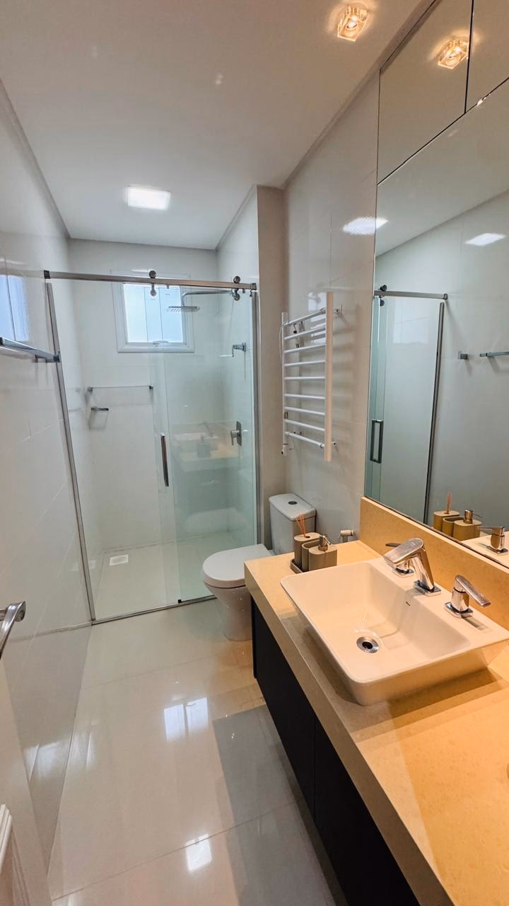 Apartamento 4 suítes em Meia Praia — Meia Praia, Itapema