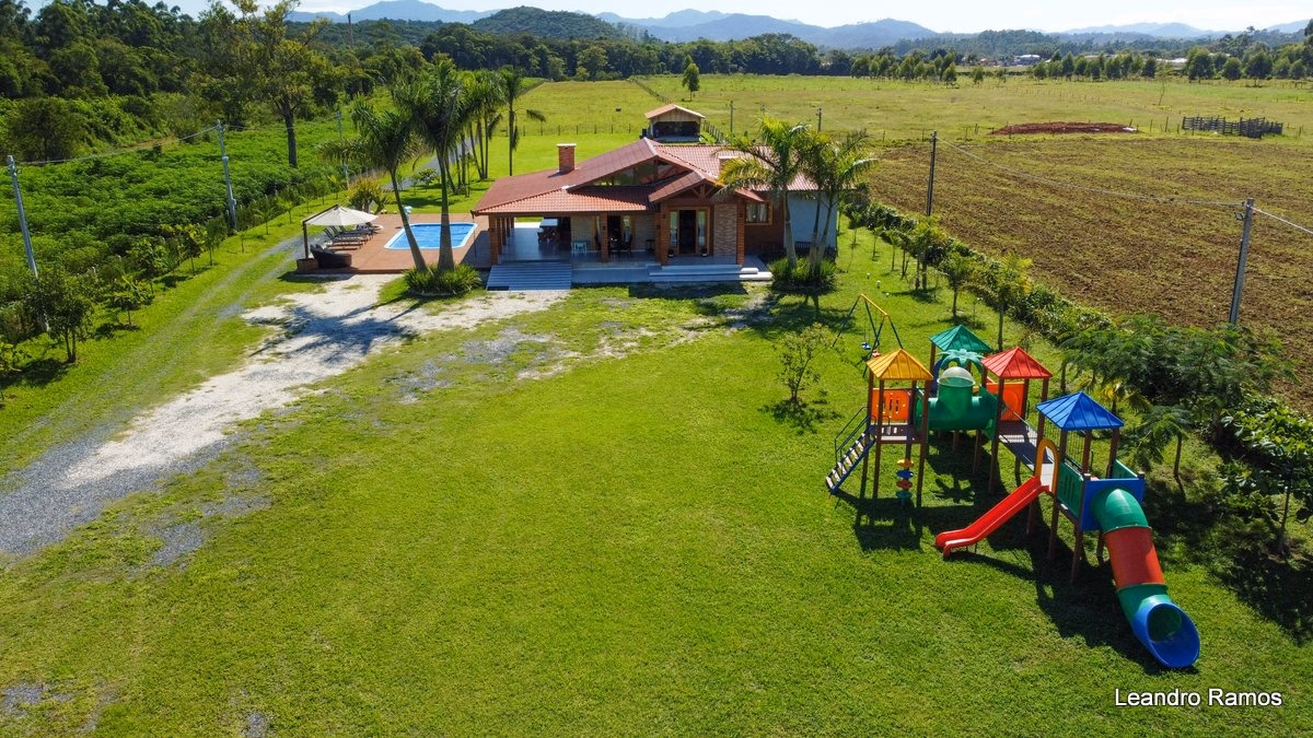 Imóvel 3 suítes em Ribanceira do Sul — Ribanceira do Sul, São João Batista
