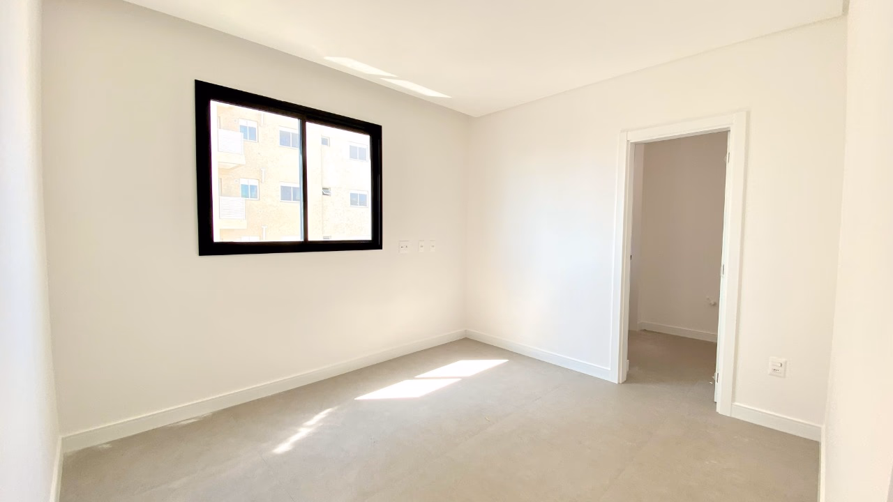 Apartamento 3 suítes em Meia Praia — Meia Praia, Itapema