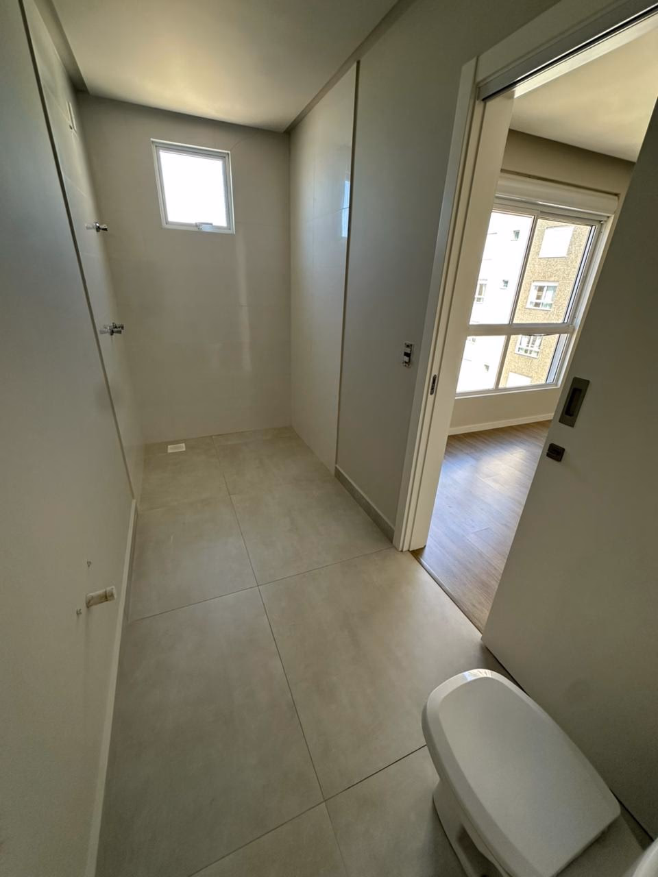 Apartamento 4 suítes em Meia Praia — Meia Praia, Itapema