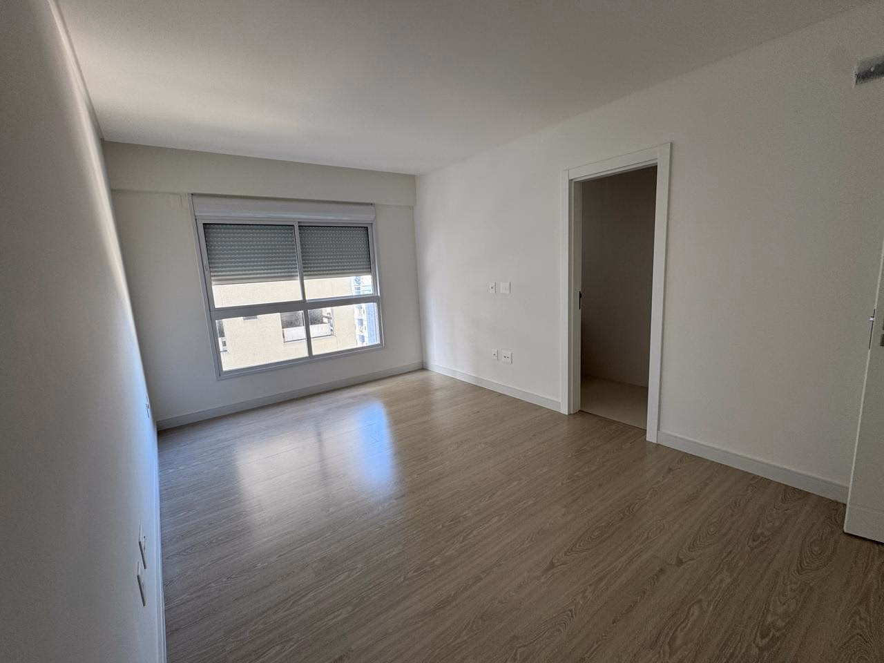 Apartamento 4 suítes em Meia Praia — Meia Praia, Itapema