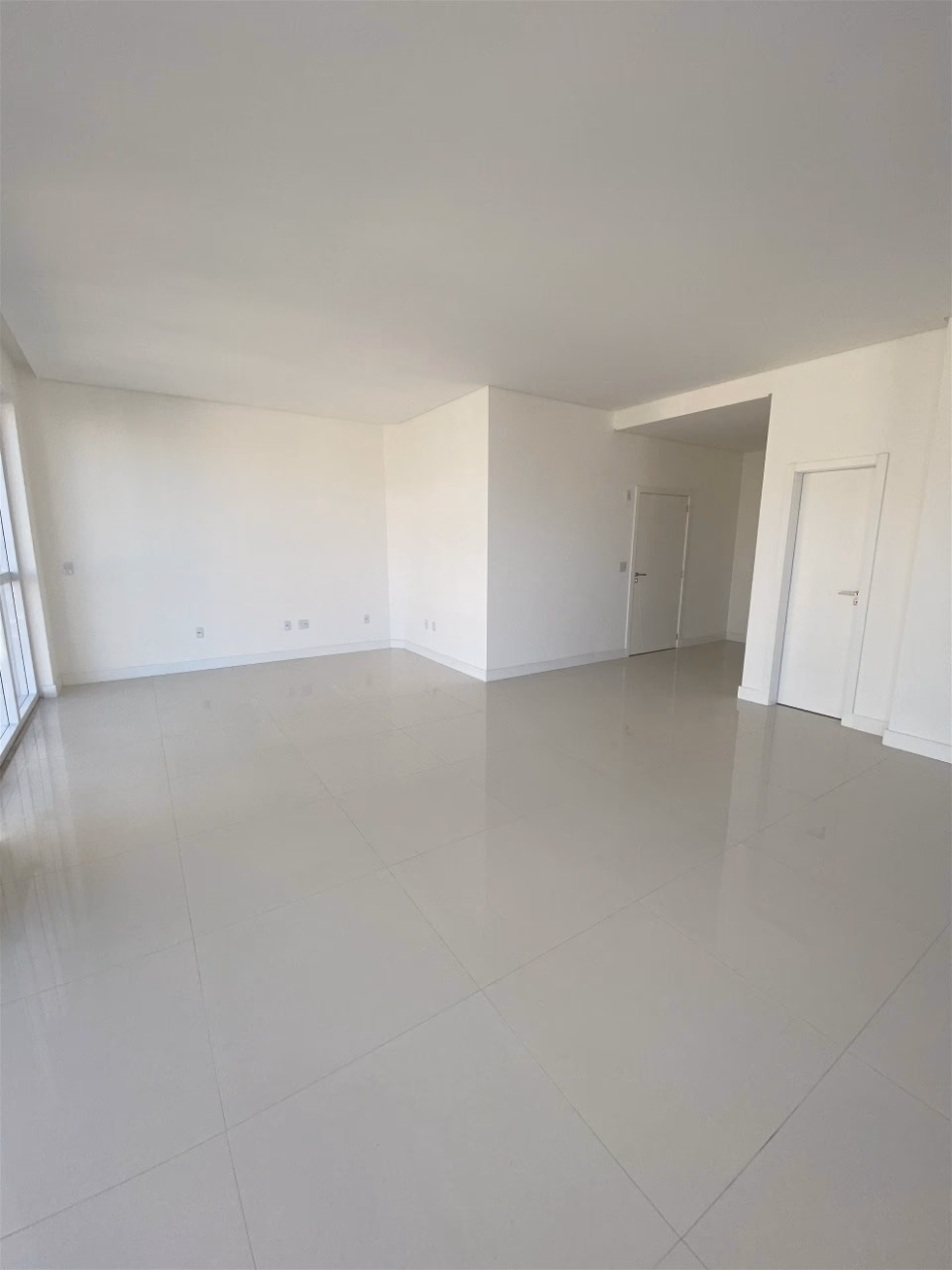 Apartamento 4 suítes em Meia Praia — Meia Praia, Itapema
