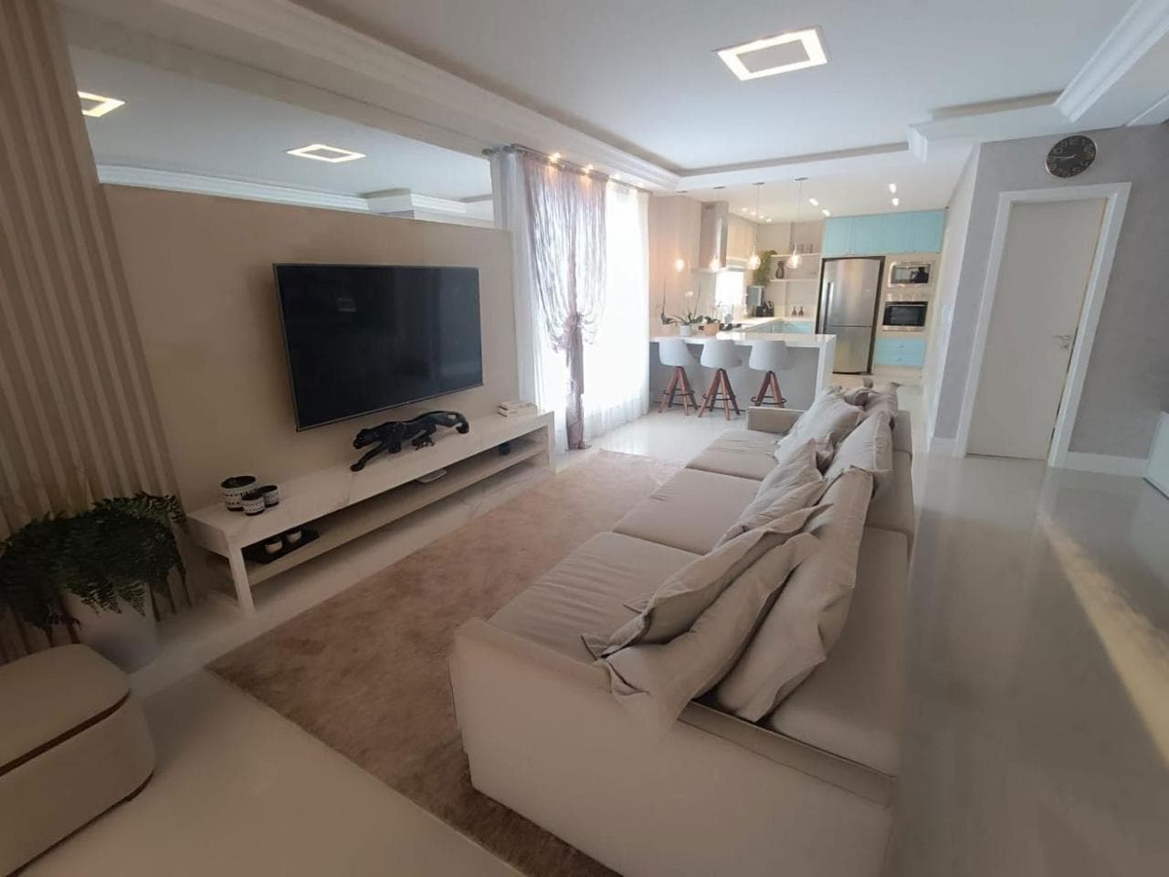 Apartamento 4 suítes em Meia Praia — Meia Praia, Itapema