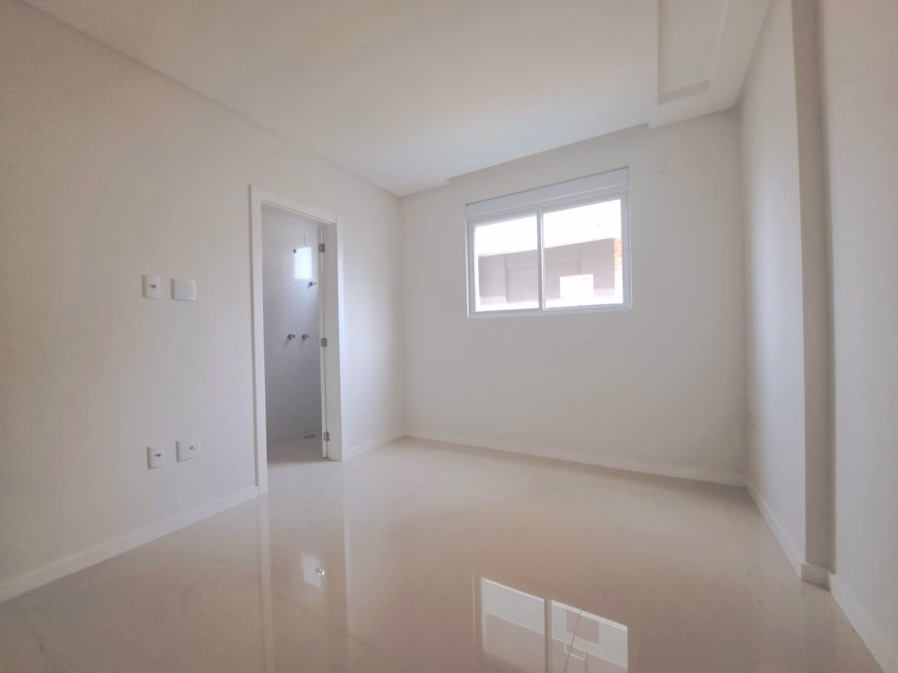 Apartamento 3 suítes em Meia Praia — Meia Praia, Itapema