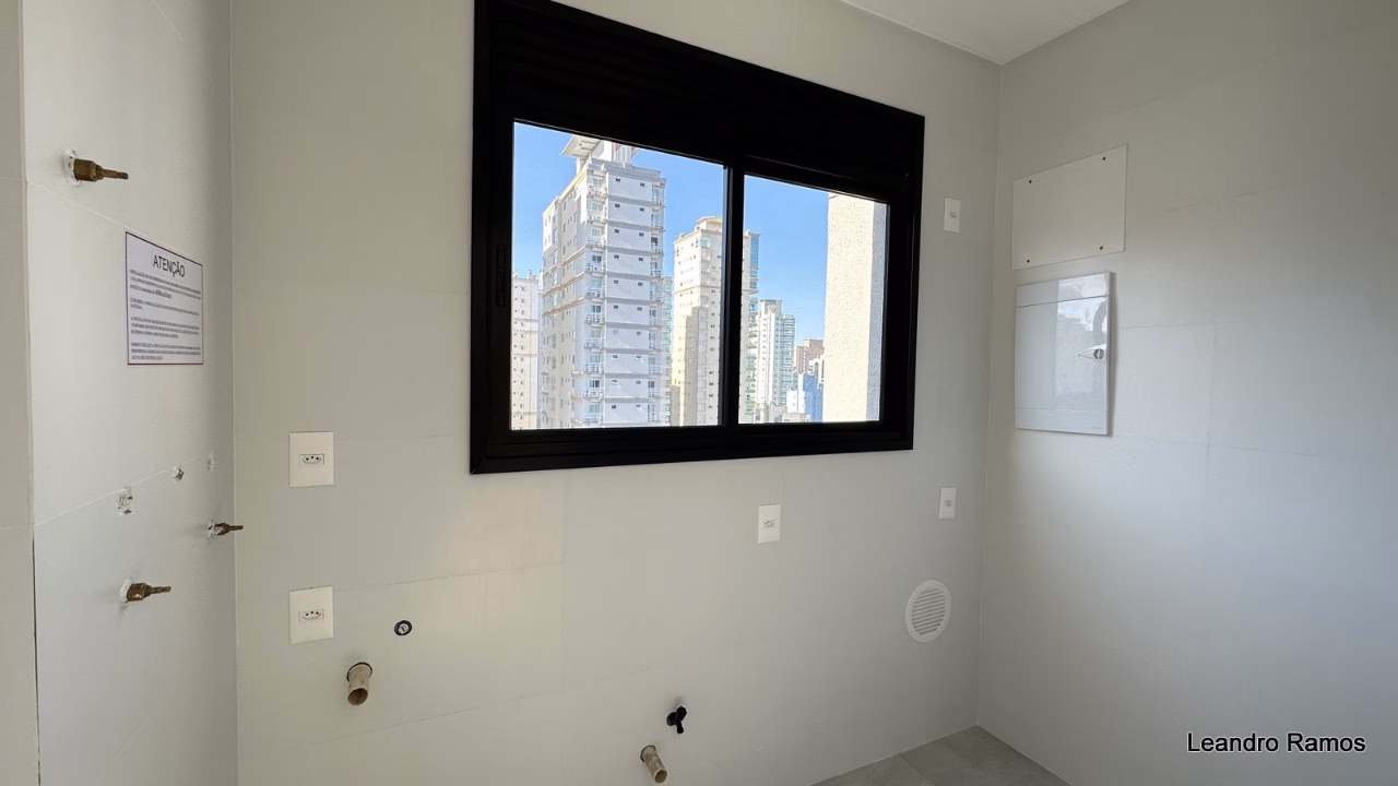 Apartamento 2 suítes em Meia Praia — Meia Praia, Itapema