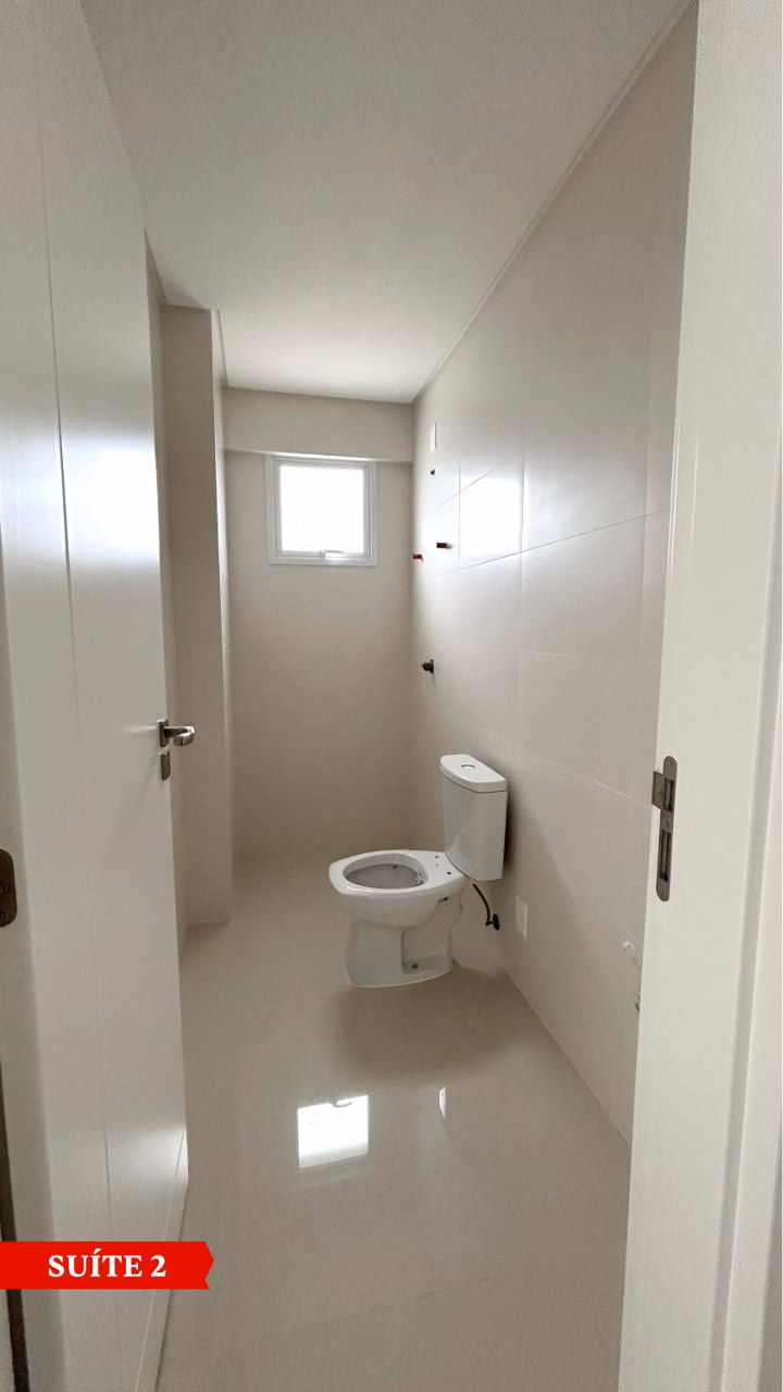 Apartamento 4 suítes em Meia Praia — Meia Praia, Itapema