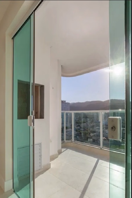 Apartamento 3 suítes em Meia Praia — Meia Praia, Itapema