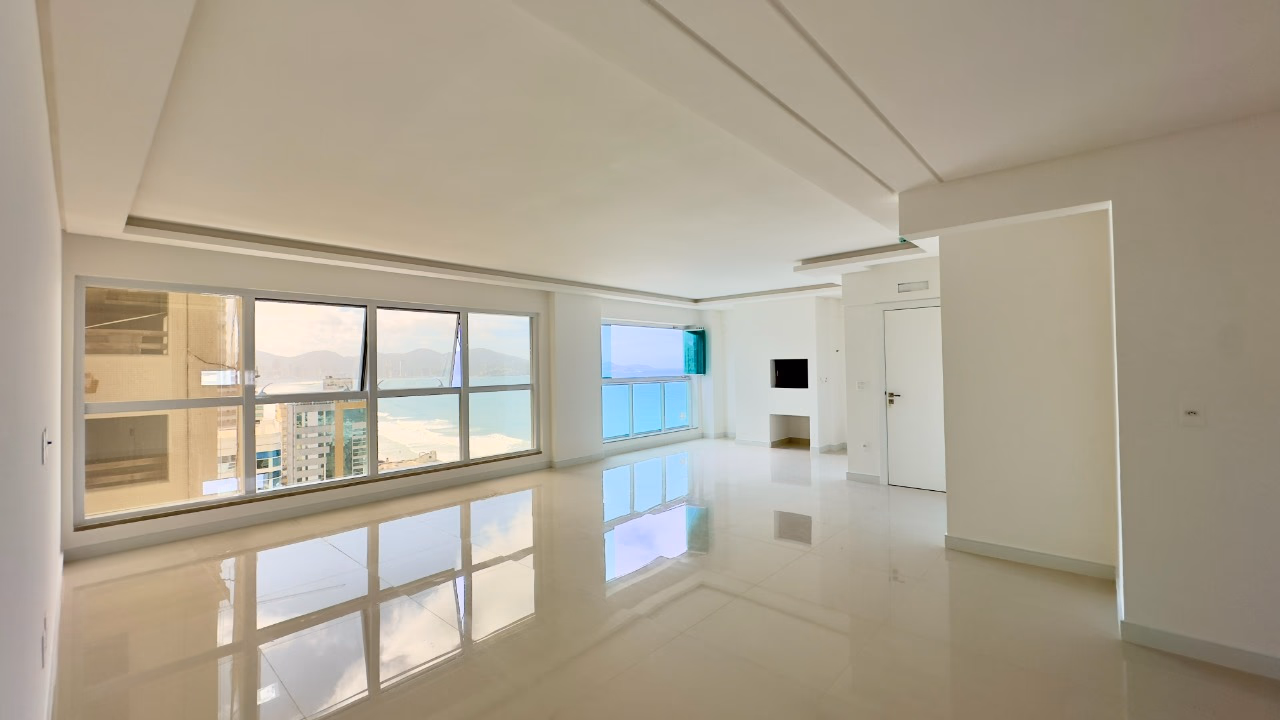 Apartamento 4 suítes em Meia Praia — Meia Praia, Itapema