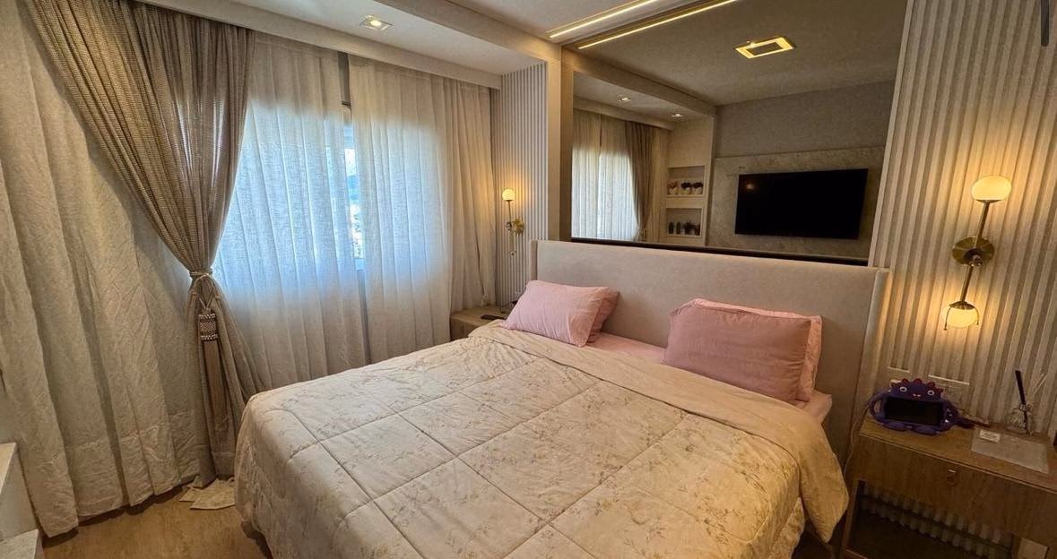 Apartamento 4 suítes em Meia Praia — Meia Praia, Itapema