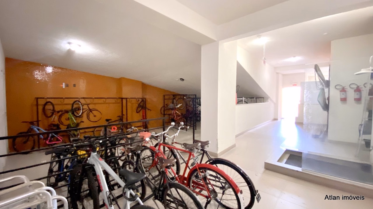 Apartamento quadra mar a venda em Meia Praia, Itapema-SC (21)