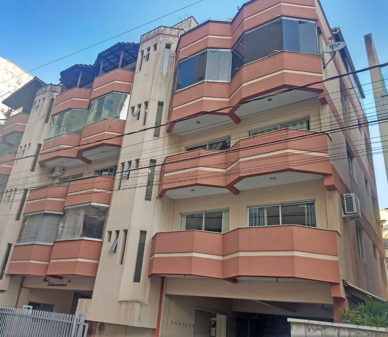 Schirmann Residencial — Meia Praia
