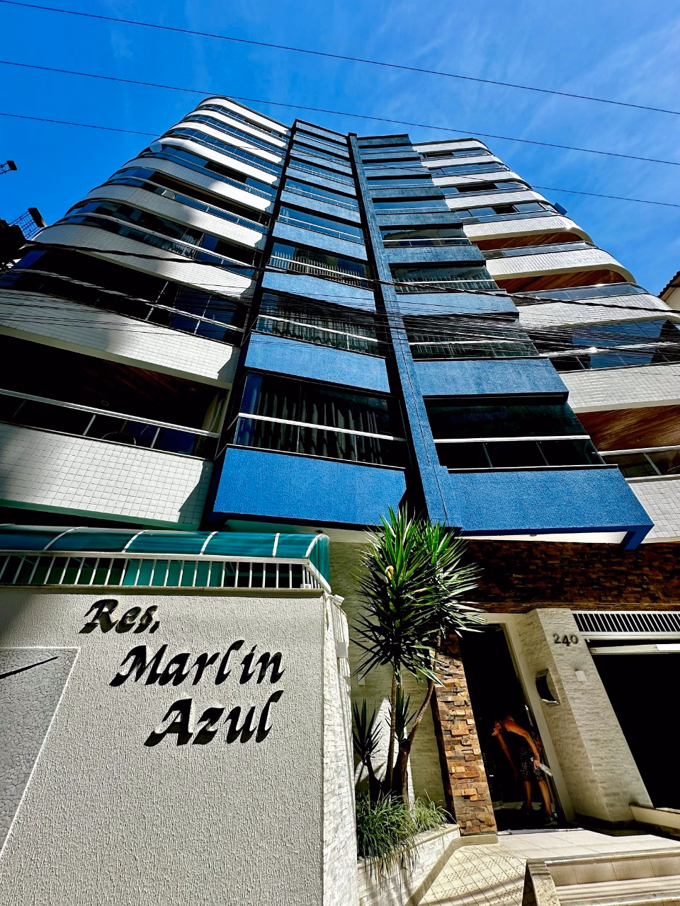 Marlim Azul Reidencial — Meia Praia