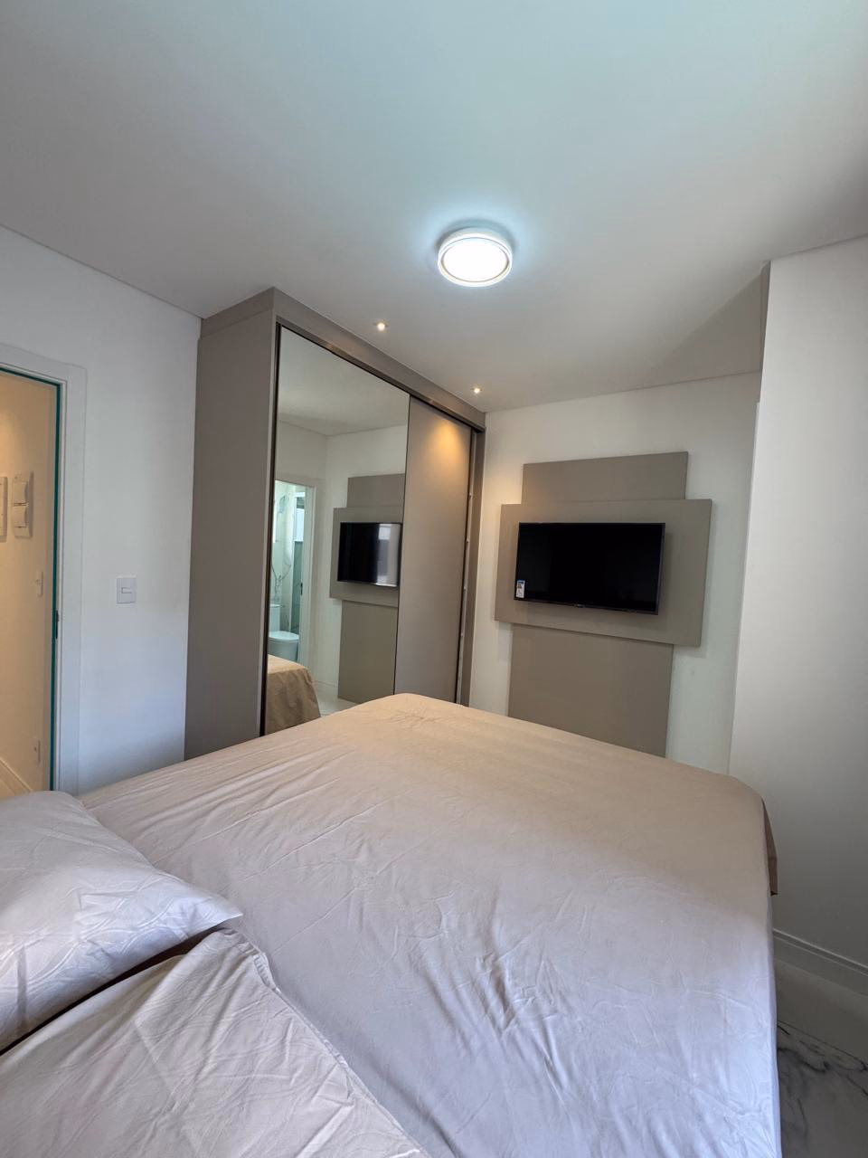 Apartamento 2 suítes em Meia Praia — Meia Praia, Itapema