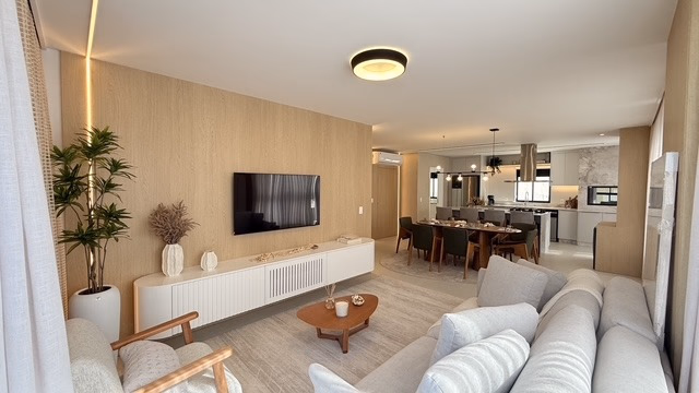 Apartamento 3 suítes em Meia Praia — Meia Praia, Itapema
